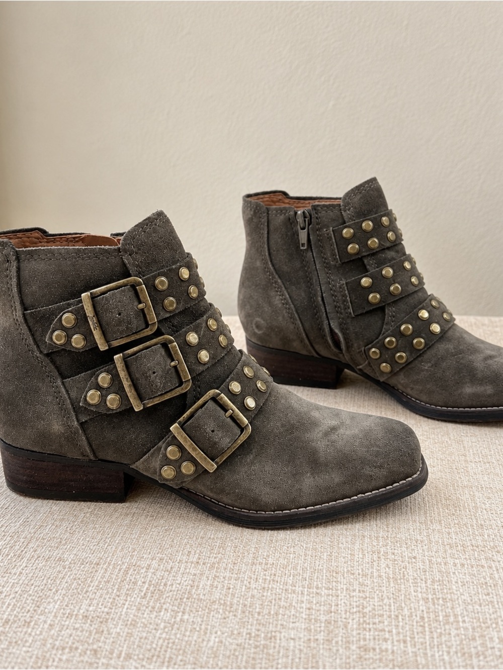Zodiac Adele Olive Suede Studded Triple Buckle Ankle Boots Size 7